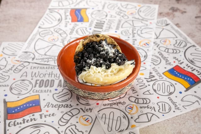 Arepa Dominó.
