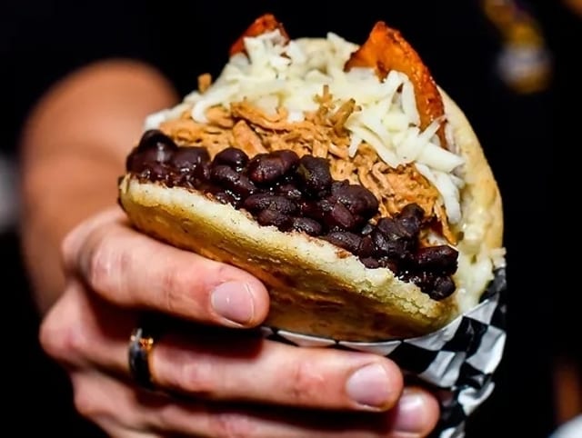 Arepa Pabellón.